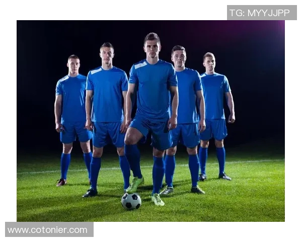 图拉与安郅的激烈对决揭示了足球战术与团队合作的重要性